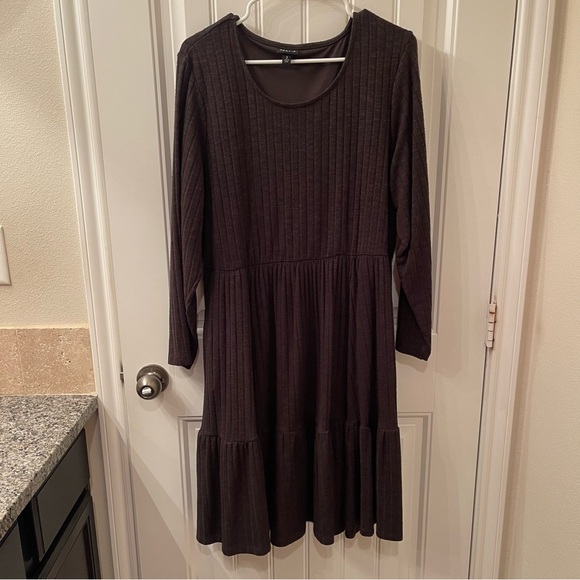 torrid Dresses & Skirts - Torrid Women's Charcoal Long Sleeve Knit Dress - Size 2 (18/20)